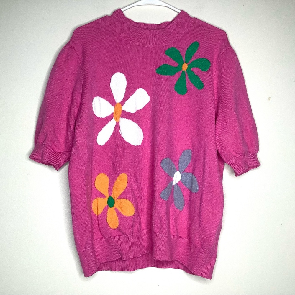 < Boutique Hot Pink Floral Puff Sleeve Sweater > - Picture 2 of 5